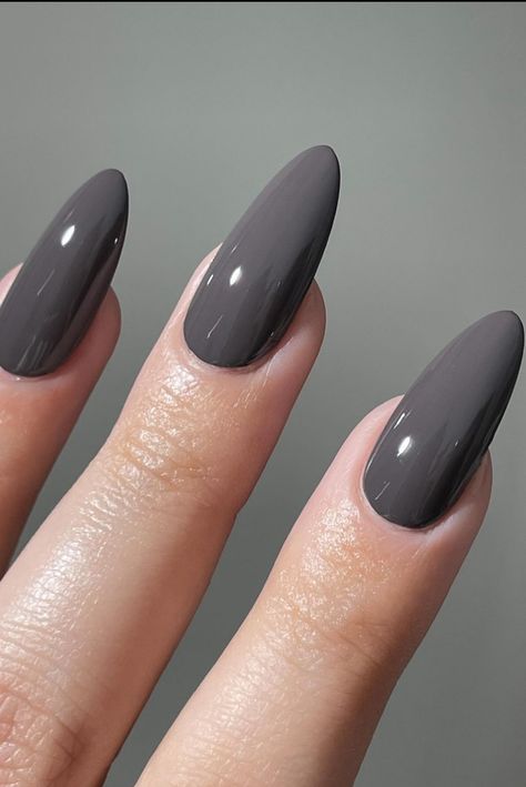 Dark Colours Nails, Simple Nails Dark Colors, Nail For Winter, Nails Acrylic Simple Designs, Nails Olive Skin, Grey Almond Acrylic Nails, Gray Nails Design, Short Nails Dark, Gray Almond Nails