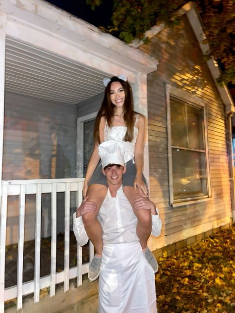 Fall Ratatouille, Ratatouille Couple Costume, Halloween Pick Up Lines, Ratatouille Costume, Halloween Poses, How To Be Seductive, Ratatouille Disney, Boyfriend Boyfriend, Couple Costume