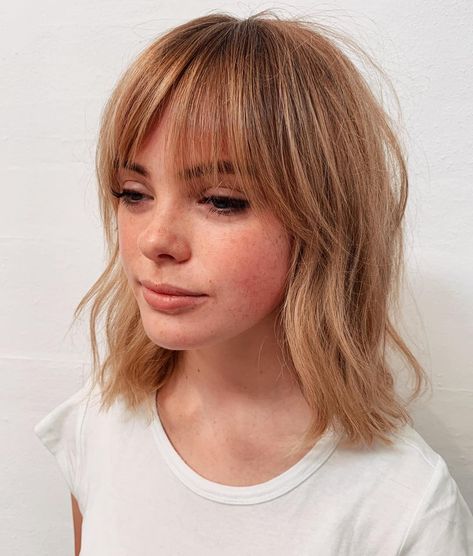 22 Trendiest Long Bob with Bangs Women Are Asking For Right Now Long Bob With Bangs, Salon Pictures, Shaggy Bob, Bob Hairstyles With Bangs, Lob Haircut, Hair With Bangs, Bob With Bangs, Long Bob Hairstyles, Mid Length Hair