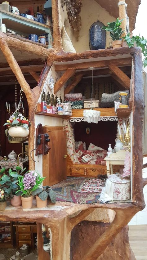 Old Fashioned Doll House, Forest Dollhouse, Mouse House, Mini Doll House, Doll House Crafts, Dolls House Interiors, Tiny World, Miniature Diy, Diy Crafts To Do