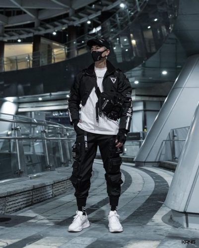 Everyday Warcore Outfits, Techwear Style Men, Techwear Men Outfit Aesthetic, Simple Techwear Outfit Men, Tech Wear Outfit Men, Technowear Men, Techwear Jackets Men, Men’s Tech Wear, Tech Wear Aesthetic Men