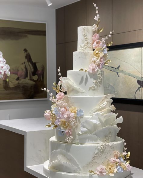 Cakes By Mannix 黃欽榮 (@cakesbymannix) • Instagram photos and videos Wedding Cake His And Hers, Dessert Wedding Cake, Wedding Cakes Big, Wedding Cake Pastel, Fairytale Wedding Cake, Pastel Wedding Cakes, Butterfly Wedding Cake, Wedding Cake With Flowers, Wedding Cake Flowers