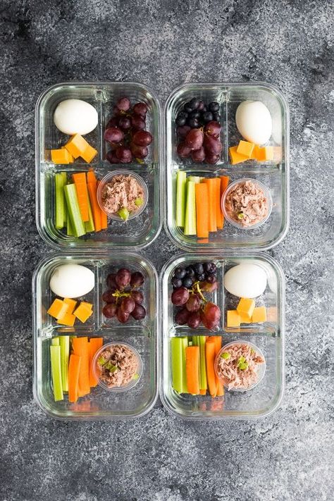 7 no cook lunch box recipes that you can prep in under 30 minutes! These adult lunch box ideas are perfect for meal prep. #sweetpeasandsaffron #bento #lunch #lunchbox #nocook #vegan #vegetarian Snack Lunches, Protein Clean Eating, Starbucks Protein Box, Tuna Protein, Starbucks Protein, Protein Lunches, Mediterranean Diet Snacks, Protein Box, Salad Cheese