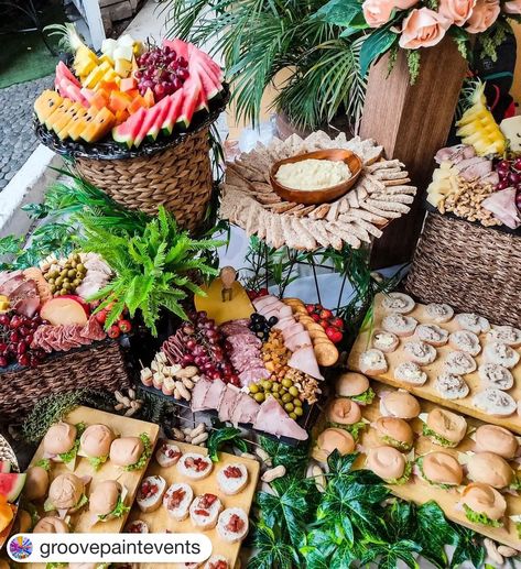 17 Creative Wedding Food Station Ideas Food Stations At Wedding, Creative Wedding Food, Wedding Food Station Ideas, Interactive Food Stations, Reception Food Station, Wedding Food Station, Wedding Reception Food Stations, Food Station Ideas, Wedding Catering Ideas