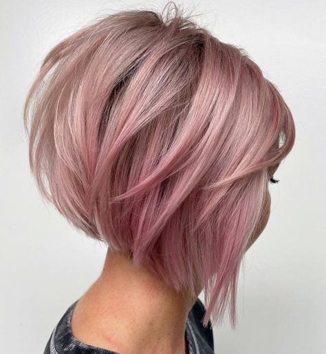 Angled Pastel Pink Bob Haircut Pelo Color Cobre, Pink Haircut, Pink Hair Streaks, Pink And Orange Hair, Dark Pink Hair, Blond Rose, Feathered Hair Cut, Bright Pink Hair, Short Layered Bob