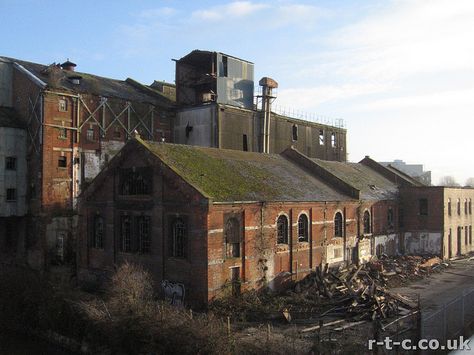 Gloucester Docks abandoned factory by Tim R-T-C, via Flickr Old Abandoned Factory, Abandoned Warehouse Exterior, Abandoned Factory Exterior, Abandoned Warehouse Aesthetic, Warehouse Exterior Design, Abandoned Factories, Warehouse Exterior, Gloucester Docks, Factory Exterior