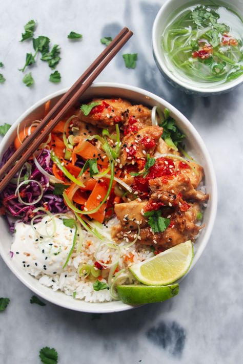 Easy Grilled Chicken Poke Bowls - Dished by Kate Miso Chicken Thighs, Chicken Poke Bowl, Warm Weather Recipes, Miso Chicken, Poke Bowl Recipe, Poke Bowls, Easy Grilled Chicken, Sweet Chilli Sauce, Poke Bowl