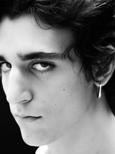 Tamino Amir, Droopy Eyes, Face Anatomy, Charming Man, Model Inspo, Face Reference, Aesthetic People, Body Reference, Hair Reference