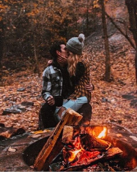 Camping Photoshoot, Camping Photos, Camping Couple, Camping Photo, Camping Photography, Fall Camping, Festival Camping, Engagement Photos Fall, Camping Theme