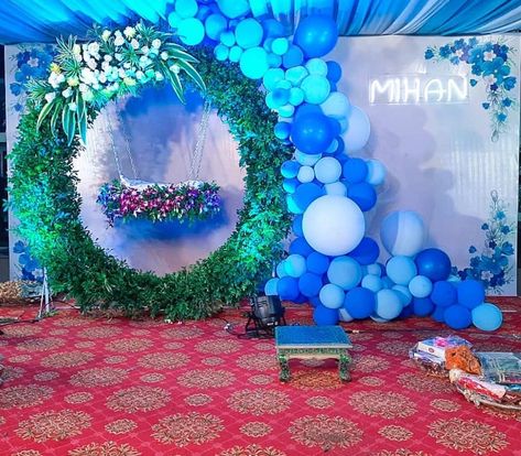 Cradle Decoration With Balloons, Namkarna Decoration Ideas, Uyala Function Decoration, Barasala Backdrop Decoration, 1st Birthday Stage Decorations Girl, Baby Cradle Decoration Indian, Cradle Ceremony Decorations Indian, Cradle Decoration For Naming Ceremony, Namakaranam Decoration