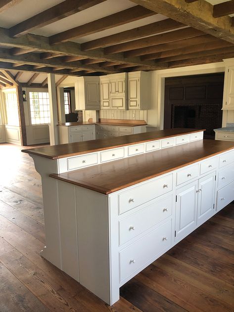 Period Kitchens - Sunderland Period Homes Period Home Kitchen, Early American Kitchen Ideas, Historic Colonial Kitchen, 18th Century Kitchen, Colonial Kitchen Design, Primitive Kitchen Ideas, Colonial Revival Kitchen, Colonial Style Kitchen, Historical Kitchen