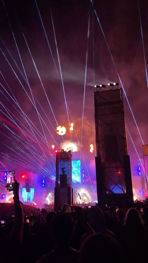 Shout out to Boomtown citizen Danielle for sending us this video of the closing ceremony on Origin! 💥 "Boomtown was the best I’ve ever felt. I felt like... | By Boomtown Fair Boomtown Outfit, Boomtown Festival, Boom Town, 2025 Moodboard, Uk Festivals, Moon Board, Vision 2024, Rave Fits, Rave Babe