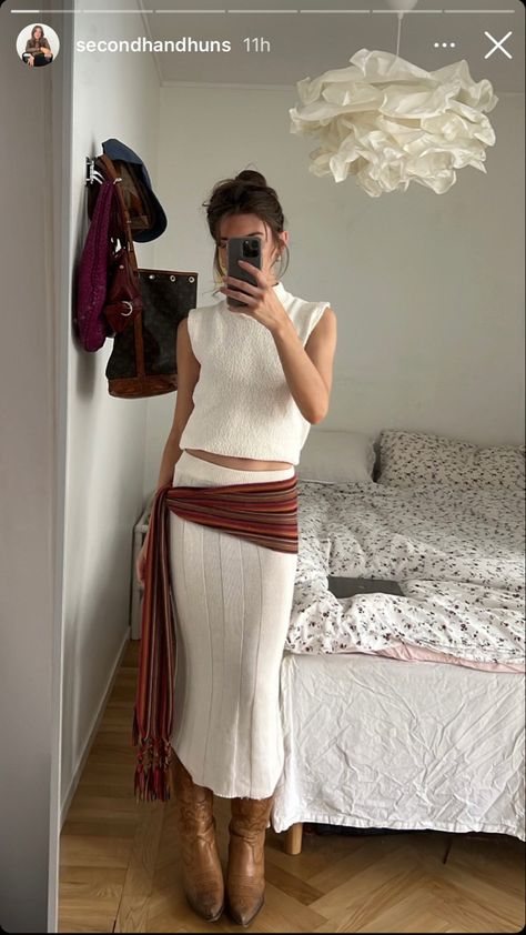 Scarf As Belt Dresses, Brown Knit Dress Outfit, White Knit Skirt Outfit, Midi Knit Skirt Outfit, Midi Skirt Boots Outfit, Hip Scarf Outfit, Midi Skirt And Boots Outfit, Boots And Midi Skirt, Knit Midi Skirt Outfit