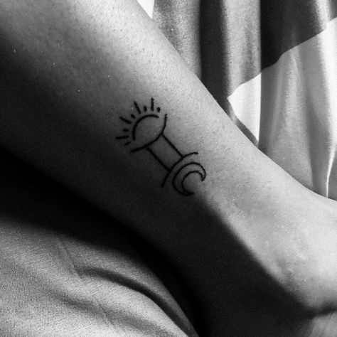 Small Gemini Sun Moon Symbol Gemini Sun And Moon Tattoo, Gemini Tattoo Sun And Moon, Gemini Related Tattoos, Gemini Sun Tattoo, Gemini Moon Tattoo, Gemini Art Tattoo, Small Gemini Tattoo, Sun Moon Symbol, Gemini Symbols