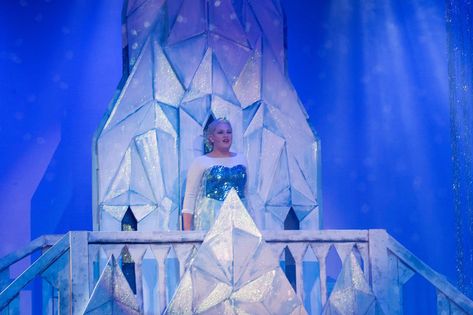 Frozen Jr. (2020) - Dreamcoat Fantasy Theatre Frozen The Musical Set Design, Snow Chorus Frozen Jr, Frozen Jr Musical Set Design, Frozen Set Design Ideas, Frozen Set Design, Frozen Jr Set Design, Frozen Jr Set, Elsa Castle, Frozen Jr