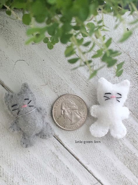 Felt Kitty, Gray Kitten, Cat Felt, Pocket Cat, Paper Pocket, Grey Kitten, Tiny Cats, Pocket Pet, Cute Sewing Projects