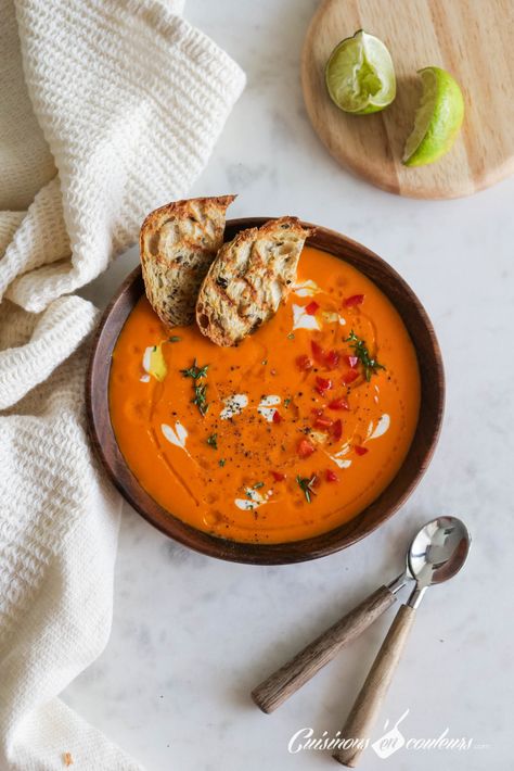 Soup Food Photography, Train Food, Food Photography Composition, Meal Train Recipes, Spanish Cuisine, Feed Insta, Healthy Food Dishes, Soup And Stew, Soup Season