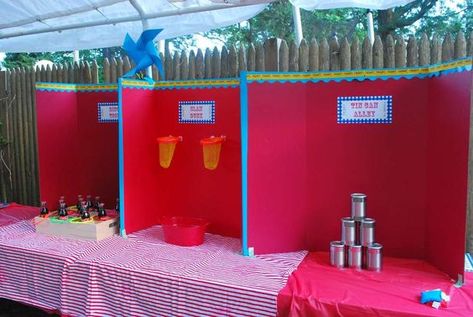 Palmer's County Fair | CatchMyParty.com I like the idea of presentation boards to separate the "booths" County Fair Birthday, Carnival Booths, Summer Party Ideas, Games Photo, Fair Theme, Fall Carnival, Carnival Birthday Party Theme, Presentation Boards, Summer Carnival