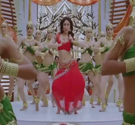 Kareena Kapoor - Chammak Challo Chammak Challo, Hair Color Auburn, Kareena Kapoor Khan, Red Saree, Kareena Kapoor, Jewelry Lookbook, Blonde Girl, Auburn, Bollywood Actress