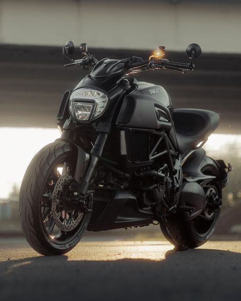 DUCATI DIAVEL CARBON @jeserge #ducati #diavelcarbon #ducatidiavelcarbon #atwophoto Ducati Diavel Carbon, Ducati Diavel, Ducati, Cycling, On Instagram, Instagram