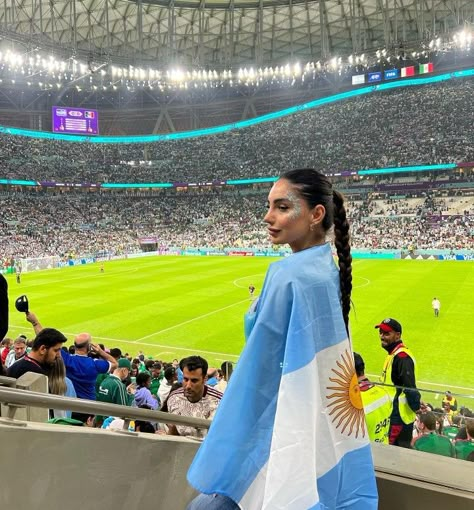 Argentina Soccer Game Outfit, World Cup Outfit Women, World Cup Aesthetic, Soccer Game Outfits, Argentina World Cup, Argentina Soccer, Argentina National Team, Football Wags, Soccer Game