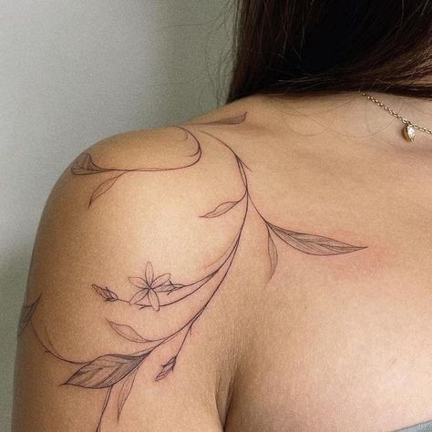 Delicate Tattoo Shoulder, Dainty Tattoos On Shoulder, Line Art Shoulder Tattoos For Women, Dainty Floral Shoulder Tattoo, Detailed Arm Tattoo, Around The Shoulder Tattoo, Cool Woman Tattoos, Delicate Arm Tattoo, Thank You Tattoo