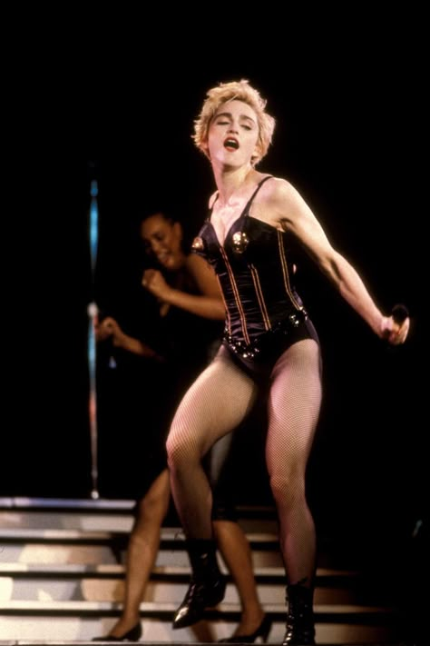 Madonna Birthday, Madonna Outfits, Madonna Looks, Madonna 80s, Madonna Photos, Girls World, Fashion Gallery, Female Singers, Red Carpet Dresses