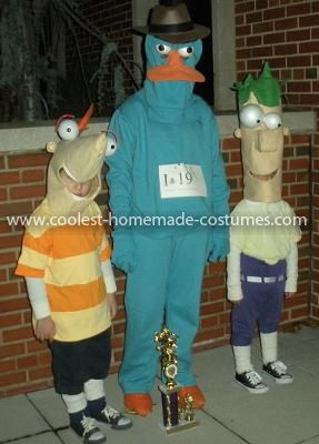 Group Halloween Costumes For 6 Friends, Halloween Three People Costume Ideas, Trio Funny Halloween Costumes, Trio Halloween Costumes Boys, Three Costumes Group, Three People Costumes, Halloween 3 People Costumes, Big Group Costumes, Three People Halloween Costumes