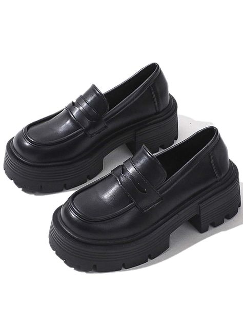 Black School Shoes, Women Wedges, Dr Shoes, Mario Nintendo, Nike Shoes Outfits, Chunky Loafers, Loafer Shoes Women, Slip On Loafers, Aesthetic Shoes