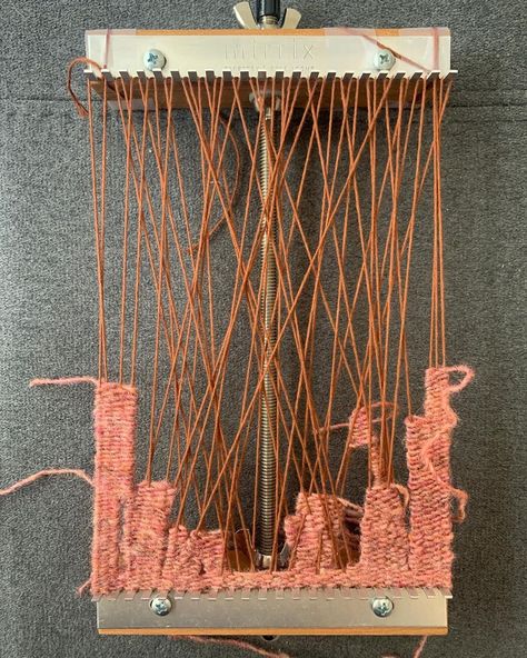 All Posts • Instagram Weaving With Found Objects, Experimental Weaving, Tapestry Weaving Ideas, Weaving Artists, Weaving Patterns Loom, Weaving Tutorial, Weaving Yarn, So Satisfying, Textile Fiber Art