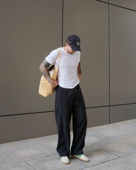 Baggy Slacks Outfit Men, Big Pants Small Shirt, David Guison, 0 Aesthetic, Daniel Simmons, Wide Pants Outfit, Aesthetic Outfits Men, Spring Outfits Men, Simple Summer