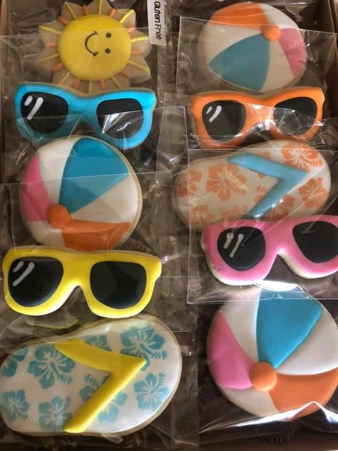 Sunglass Cookies Decorated, Sunglass Cookies, Tiger Cookies, Theme Cookies, Summer Cookies, Cookies Decorated, Tropical Party, Summer Theme, Cookie Ideas