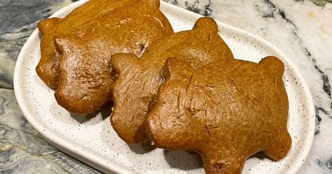 Mexican Piggy Cookies, Marranitos Mexican Gingerbread Pigs, Blackstrap Molasses Gingerbread Cookies, Spicy Mexican Hot Chocolate Cookies, Giant Chewy Molasses Cookies, Christmas Pork, Mexican Cookies, Mexican Treats, Pig Cookies