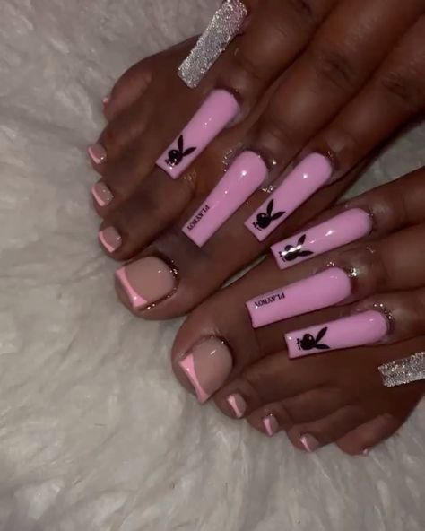 Blue Designed Acrylic Nails, Long Nails Coffin Summer, Nails Square Long Summer, Cute Birthday Nails Long, Nail Long Ideas, Cool Pink Nail Designs, Play Boy Nails Acrylic, Pretty Long Nails Ideas, Acrylic Nails Long Blue