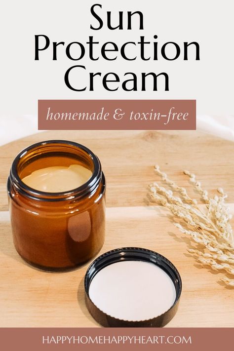 Diy Sunblock, Diy Natural Sunscreen, Natural Sunscreen Recipe, Sunscreen Recipe, Carrot Seed Essential Oil, Sun Protection Cream, Chemical Sunscreen, Natural Sunscreen, Sun Protection