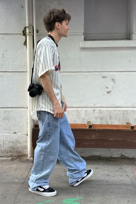 Streetwear Baggy Pants, Summer Baggy Pants Outfit, Guys Streetwear Outfits Summer, Mens Outfit Vans, Baggy Fits For Men, Outfits With Vans Men, Aesthetic Vans Outfit, Baggy Street Wear Men, Baggy Outfit Men Street Styles