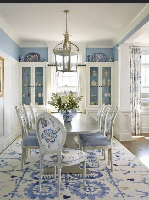 Blue And White Dining Room, French Country Dining Room, Dining Room Blue, French Country Dining, Country Dining Rooms, Blue White Decor, White Dining Room, The Dining Room, Farmhouse Dining Room