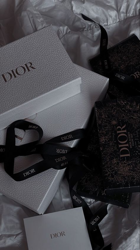 Designer Astethic, Dark Designer Aesthetic, Dior Dark Aesthetic, Luxury Life Aesthetic, Expensive Brands, Girl Apartment Decor, Dior Aesthetic, Designer Aesthetic, Moving Backgrounds