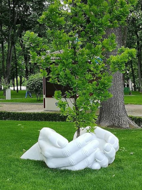 Como Plantar Pitaya, Garden Decor Ideas, Public Sculpture, Outdoor Gardens Design, Lounge Area, Outdoor Decor Backyard, Outdoor Sculpture, Land Art, Backyard Landscaping Designs