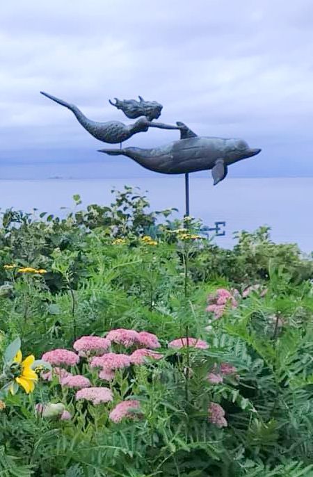 Coastal Garden Statues | Garden Decor Ideas with Sea and Shore Animals Coastal Garden Statues, Sea Garden Ideas, Garden Statuary Ideas, Beach Garden Ideas Coastal Style, Mermaid Garden, Garden Statues Ideas Landscaping, Coastal Garden Ideas, Nautical Garden Ideas, Coastal Landscaping Ideas