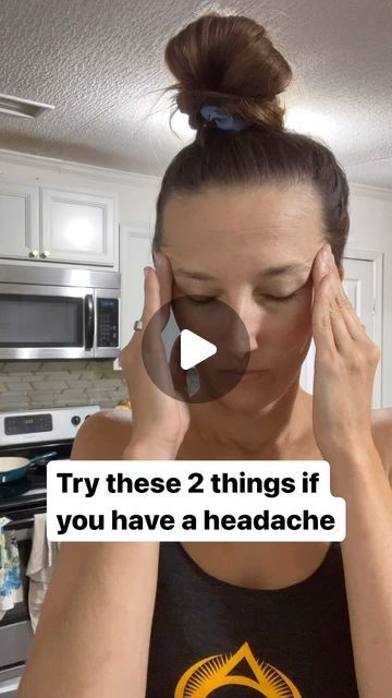 Drainage & Detox Specialist | Dr Caitlin Czezowski on Instagram: "Headaches suck. I used to live with daily headaches as a tween and teen. Thankfully I don’t anymore 🤩 When I do get a headaches it’s usually due to one of 2 things: - dehydration… hence the salt with water. Simply drinking water isn’t going to pull the water into your cells to hydrate you. Honestly all you’ll be doing is peeing more still with the headache 🤕 - congested fluid. When our head doesn’t drain the lymphatic fluid i Salt Water For Headache, How To Reduce Headaches Tips, Relieve Headache Fast, How To Stop A Headache, Dehydration Headache Location, Caffeine Headache Relief, Period Headache Relief, How To Get Rid Of Headaches Fast, Head Congestion Relief