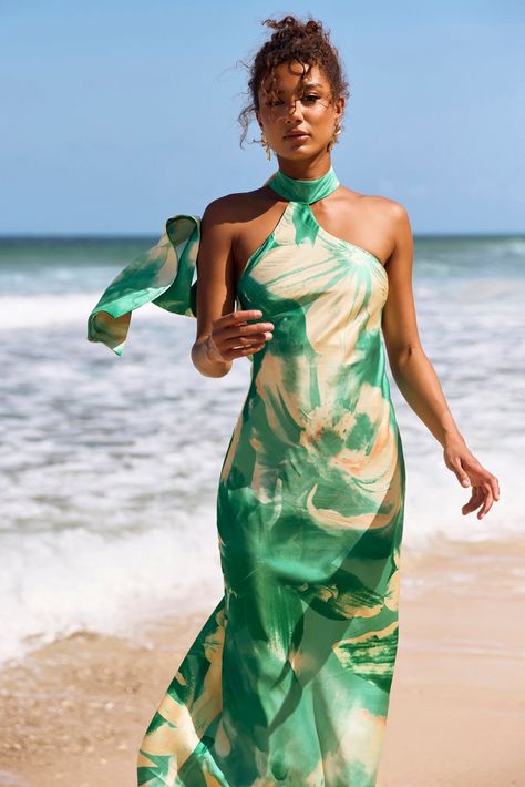 Formal Tropical Wedding Outfit, Summer Dress Beach Outfit, Cocktail Chic Dress, Brazilian Wedding Guest Dress, Green Black Tie Dress, Tropical Wedding Outfit Guest, Tropical Wedding Guest Attire, Formal Tropical Dress, Green Printed Tropical Beach Dress