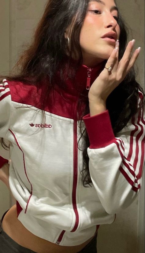 Red Adidas Jacket Outfit, Track Jacket Outfit, Adidas Jacket Outfit, Outfits Stockholm, Cute Outfits Casual, Zipper Outfit, Outfits Baddie, Spring Ootd, Outfits Simple