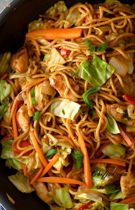 Chicken Yakisoba Noodles - Chefjar Essen, Teriyaki Chicken Yakisoba, Saba Noodles Recipes, Costco Yakisoba Recipe, Yakisoba Recipe Chicken, Yakisoba Aesthetic, Shrimp Yakisoba Recipe, Chicken Yakisoba Recipe, Philapino Recipes