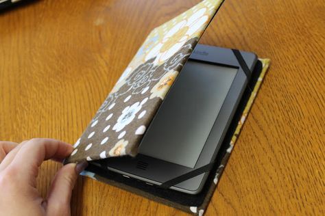 Last week I decided to make my own kindle case. The cases out there can be so expensive. I didn't think it was worth buying one so I deci... Diy Kindle Case, Kindle Fire Case, Diy Case, Kindle Sleeve, Kindle Cover, Cases Diy, Kindle Case, Diy Cans, Old Shirts