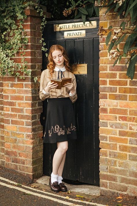 1990s British Fashion, Vintage British Fashion, British Preppy, Black And White Piano, Miss Patina, White Piano, Jazz Bar, Old Fashion Dresses, Lost In Thought