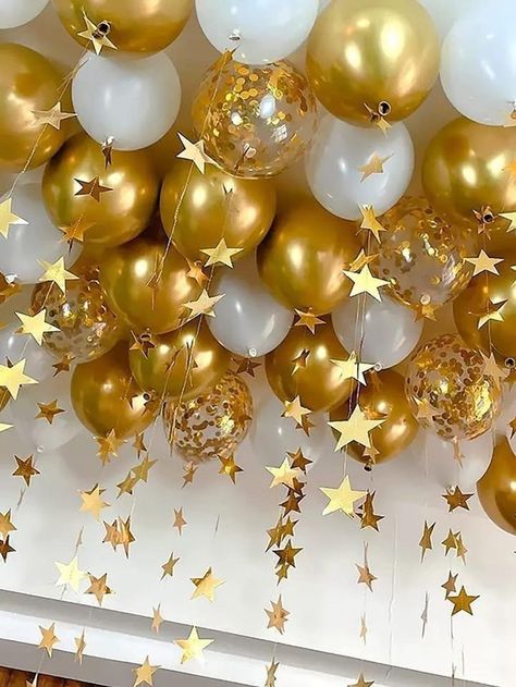 Golden Birthday Themes, Gold Theme Birthday, Golden Birthday Parties, Star Theme, Sweet 16 Decorations, Star Decor, Prom Theme, Black Birthday, Gold Party Decorations