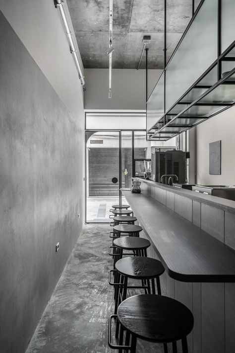 Take A Way Coffee Shop Design, Narrow Coffee Shop, Cafe Interior Design Modern Coffee Shop, Concrete Coffee Shop, Cafe Industrial Design Coffee Shop, Steel Bar Design, Coffee Shop Black, Coffee Cafe Interior, Industrial Coffee Shop