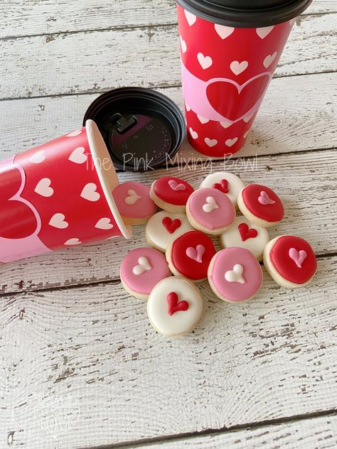 Frosted Valentine Sugar Cookies, Valentine Mug Cookies Decorated, Valentines Mini Cookies Decorated, Valentine's Cookies Ideas, Easy Valentines Cookies Decorated, Valentines Day Cookie Ideas, Mini Valentine Cookies, Cute Valentines Cookies, Valentines Cookies For Kids