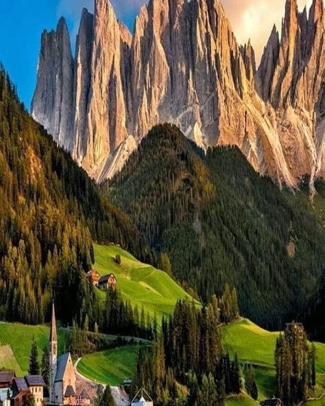 The majestic Dolomites, Italy. 🇮🇹🗻🇮🇹 Dolminites Italy, Italy Cottage, Europe Holiday, Dolomites Italy, Europe Holidays, Italy Photography, Gandalf, Way Of Life, Nature Photography